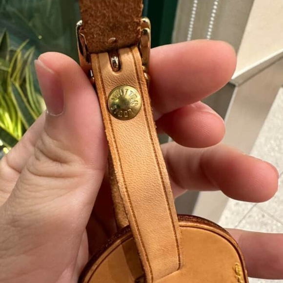 2 Louis Vuitton Tan Leather Luggage Tags (1 large &1 small) - Picture 8 of 14